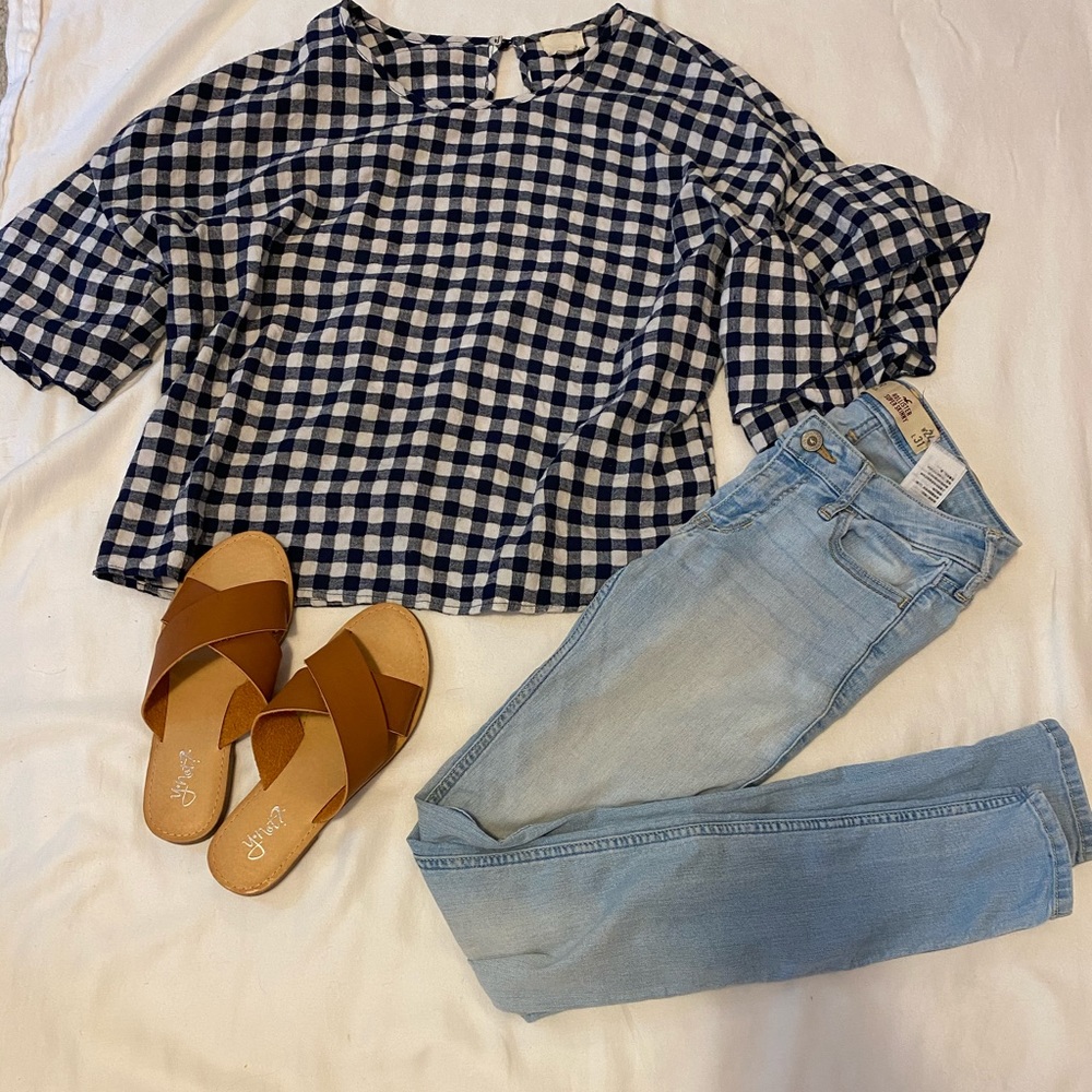 Hollister Light Wash Jeans size 0R